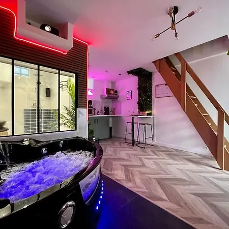Black Love-room - Balneo - Cinema * Souppes-sur-Loing